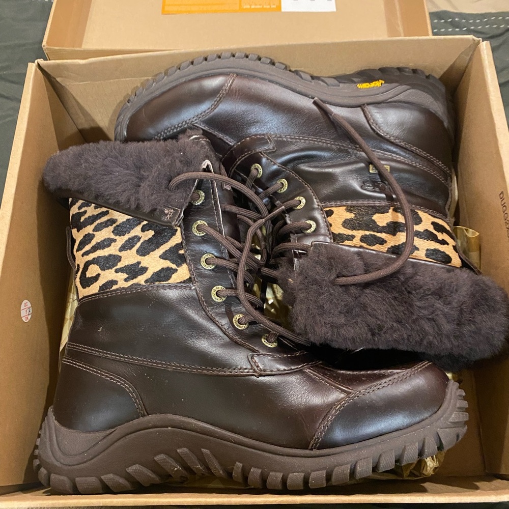 Adirondack WEATHER PERFORMANCE Womens leopard UGG